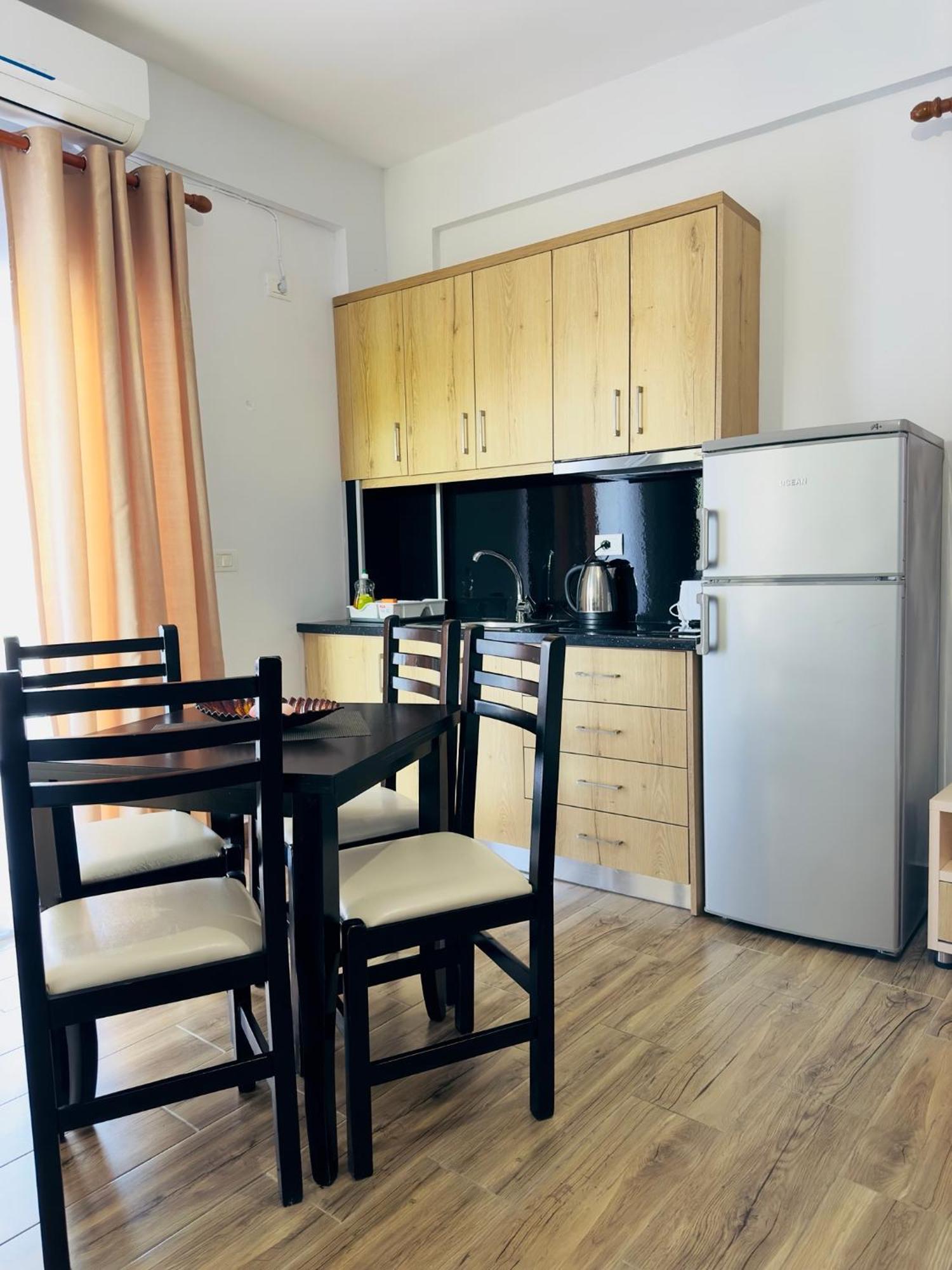 Villa Merkuri Himare Eksteriør bilde