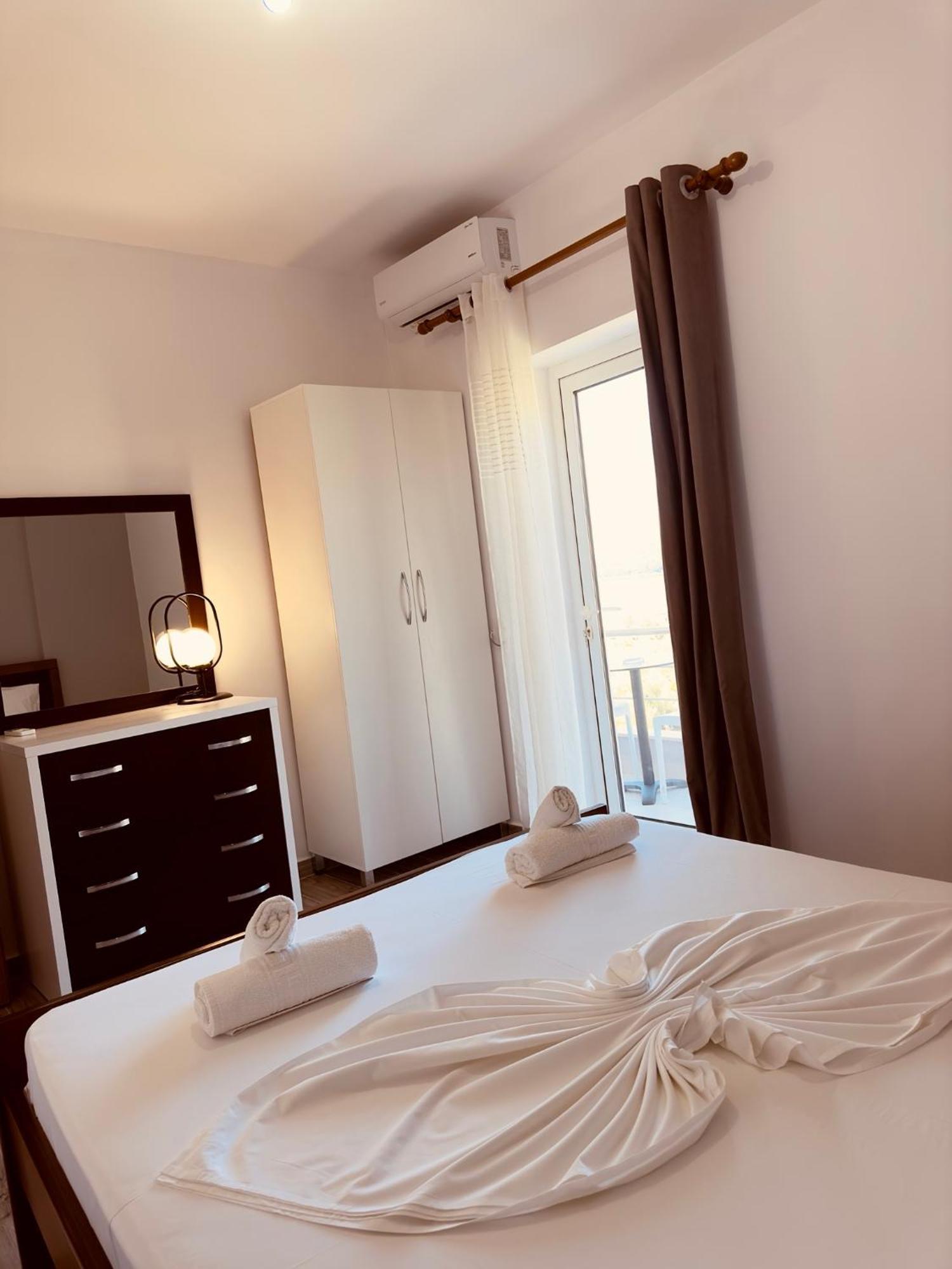 Villa Merkuri Himare Eksteriør bilde